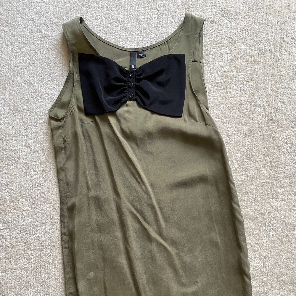 H&M Knee Length Dress with bow detail | Size 6